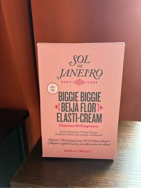 500ML Limited Sol de Janeiro Beija Flor Elasti-Cream - Pink with Yellow Accent
